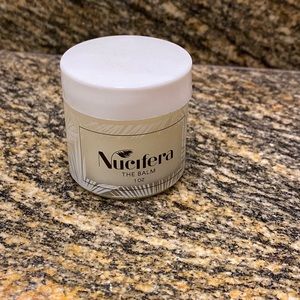 Nucifera balm